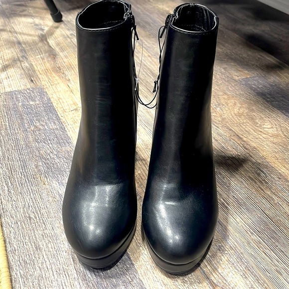 Forever 21 boots - Picture 1 of 9